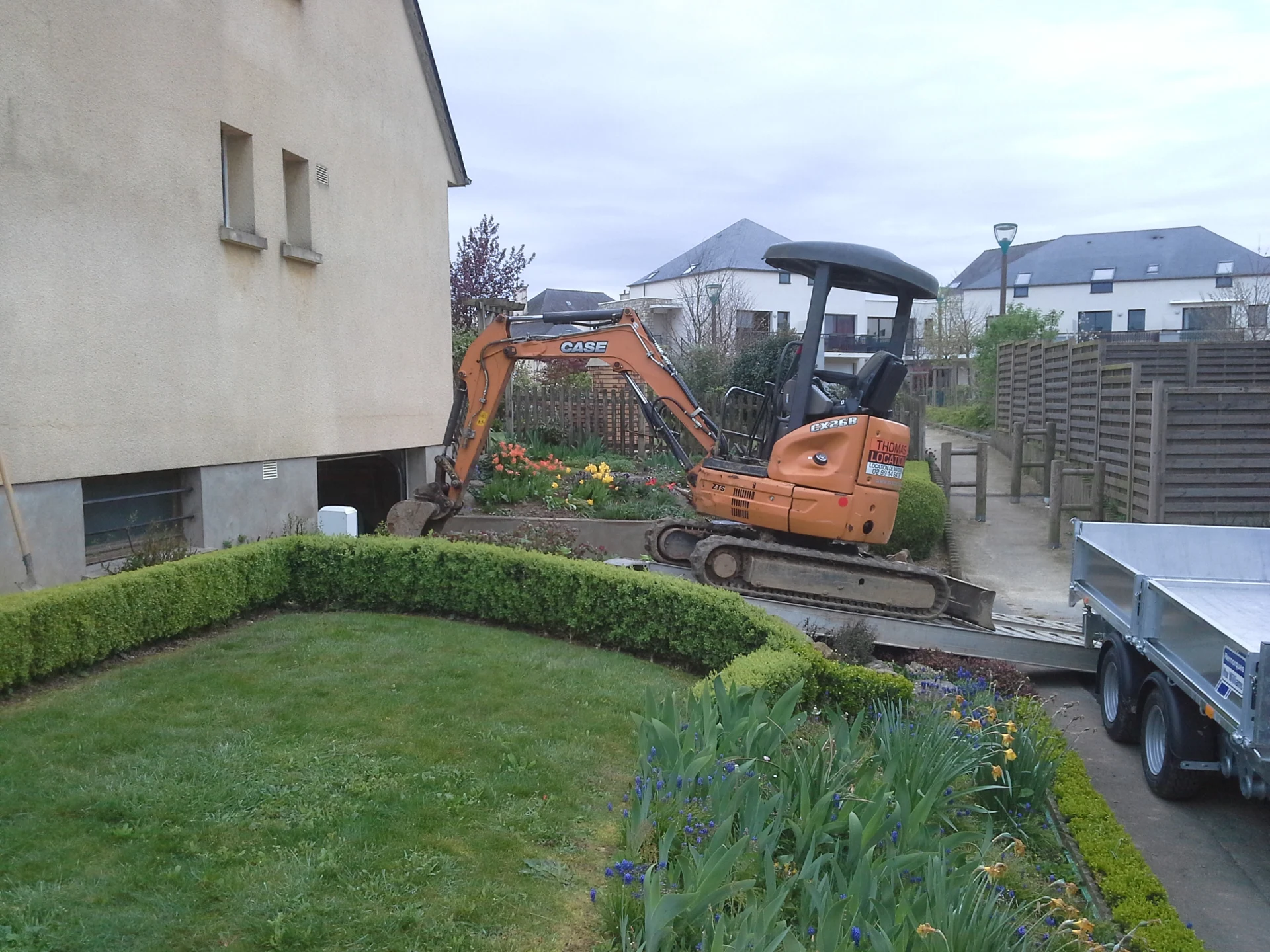 Terrassement-pour-l-instalation-d-un-poste-de-relevage.jpg