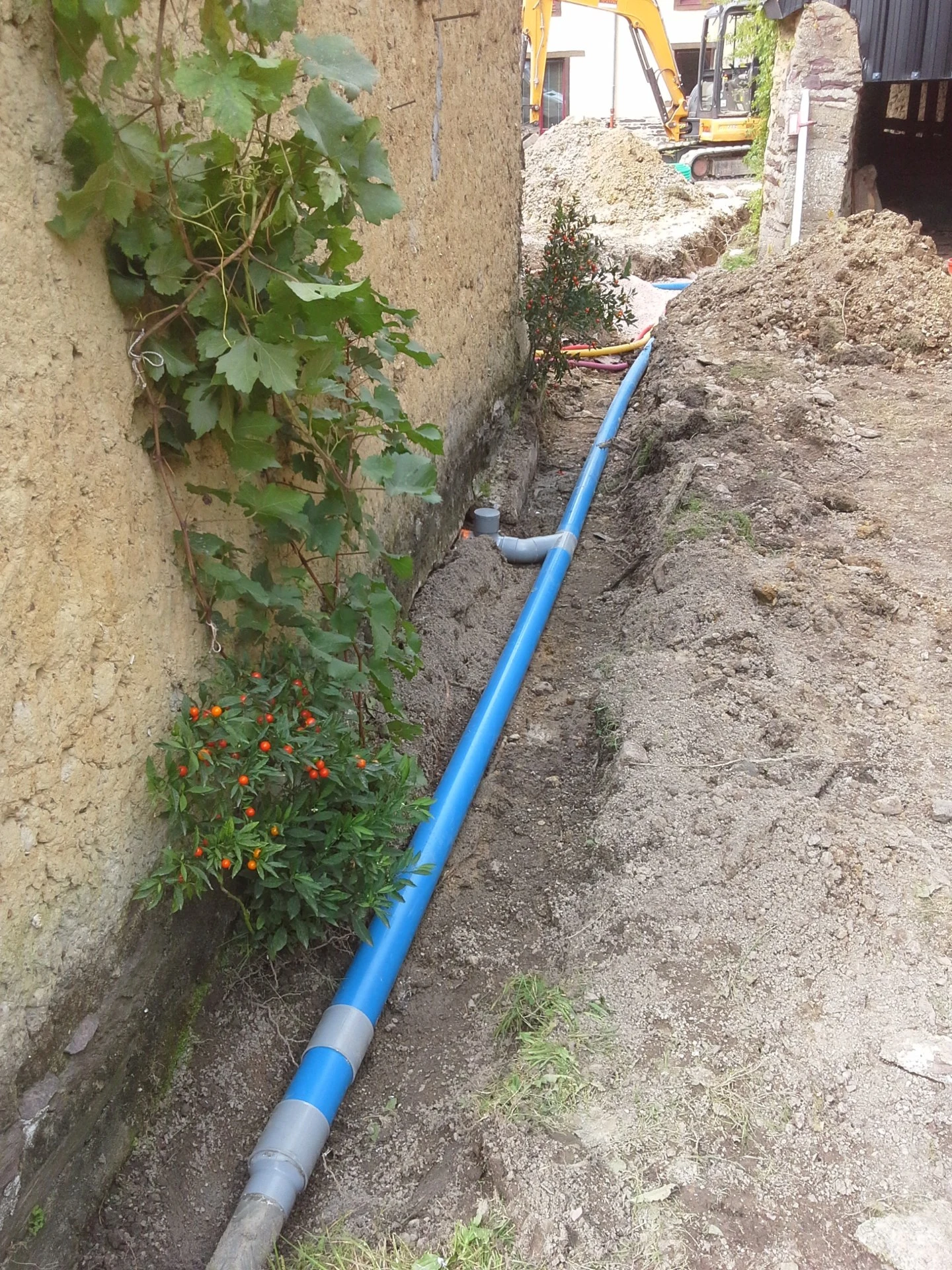 Mise-en-place-d-une-canalisation-renforce-CR8-O-100.jpg