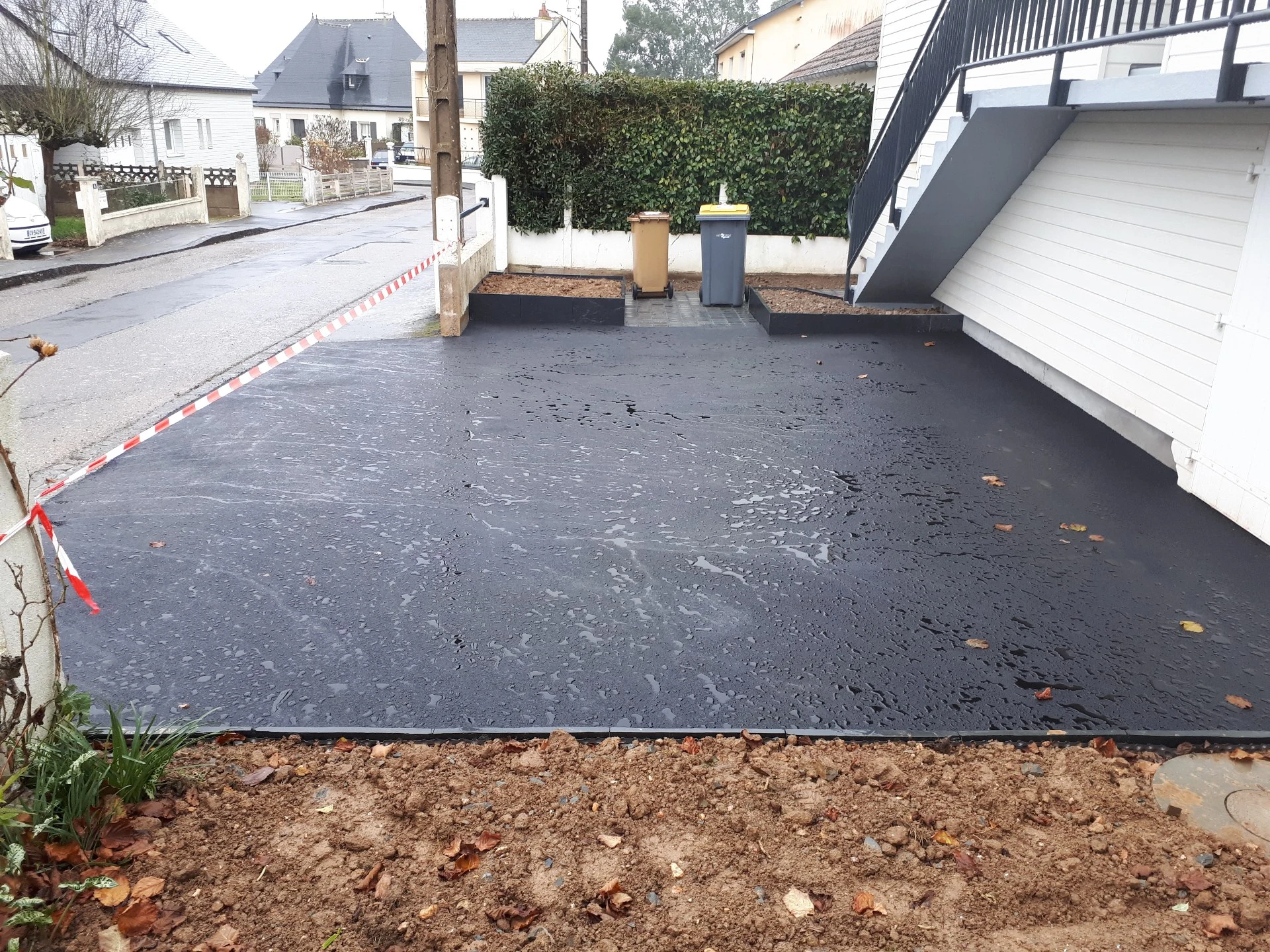 9-Acces-en-enrobe-noir-a-chaud.jpg